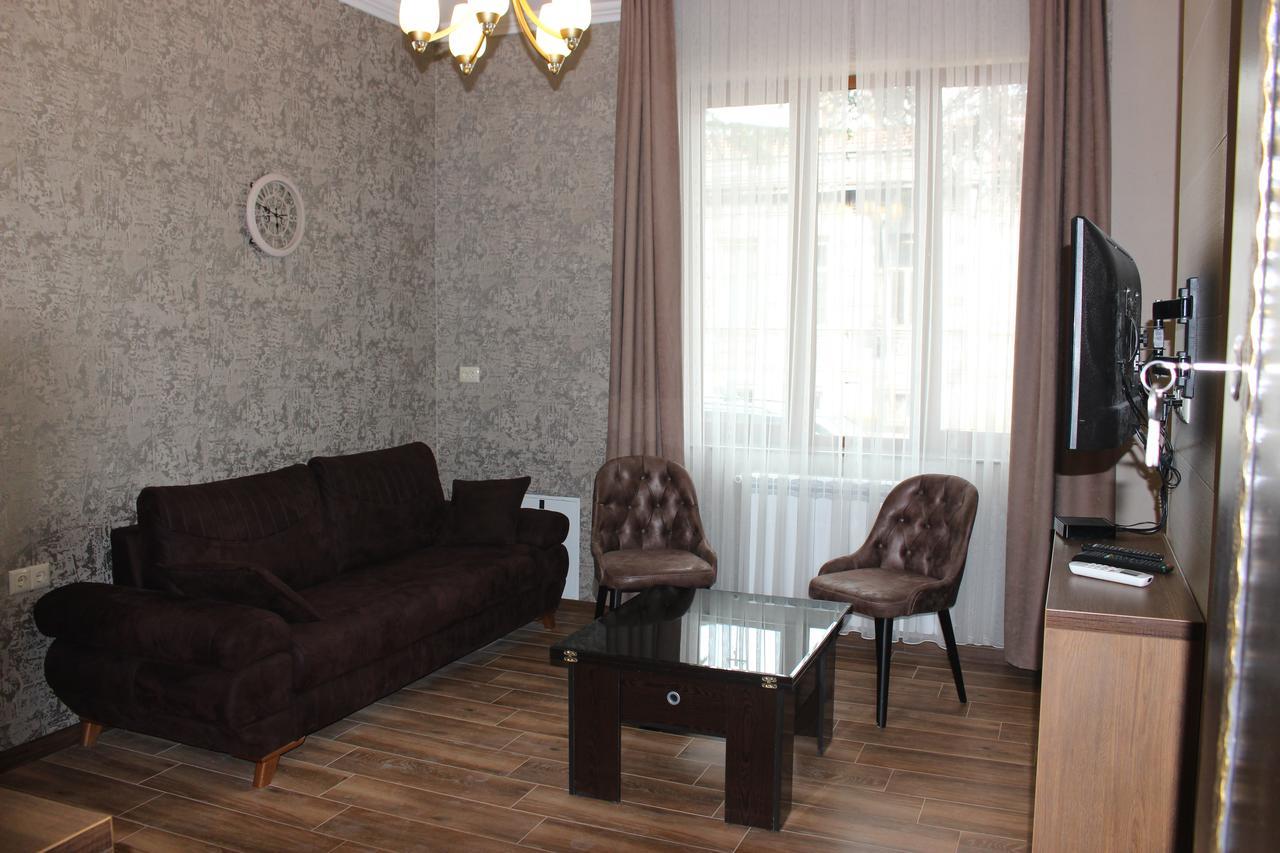 Apartment Anzi Батуми Экстерьер фото