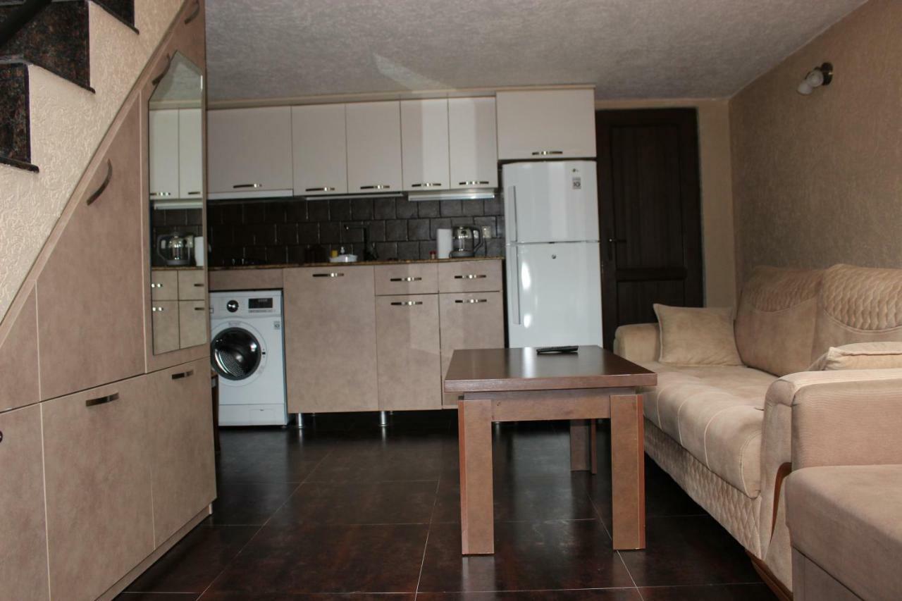 Apartment Anzi Батуми Экстерьер фото