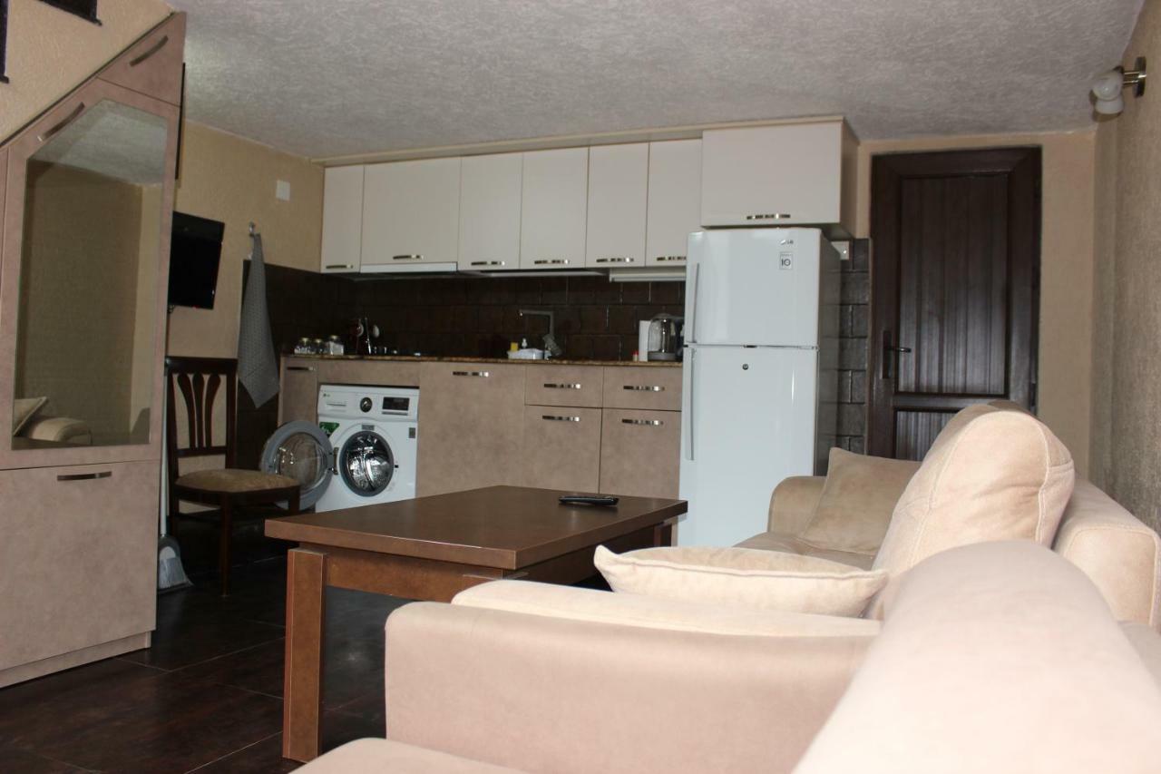 Apartment Anzi Батуми Экстерьер фото